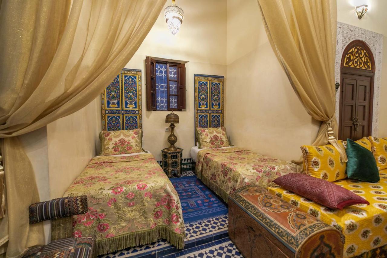 Riad Avec Terrasse Privee Et Piscine Partagee A 300M Фес Екстериор снимка